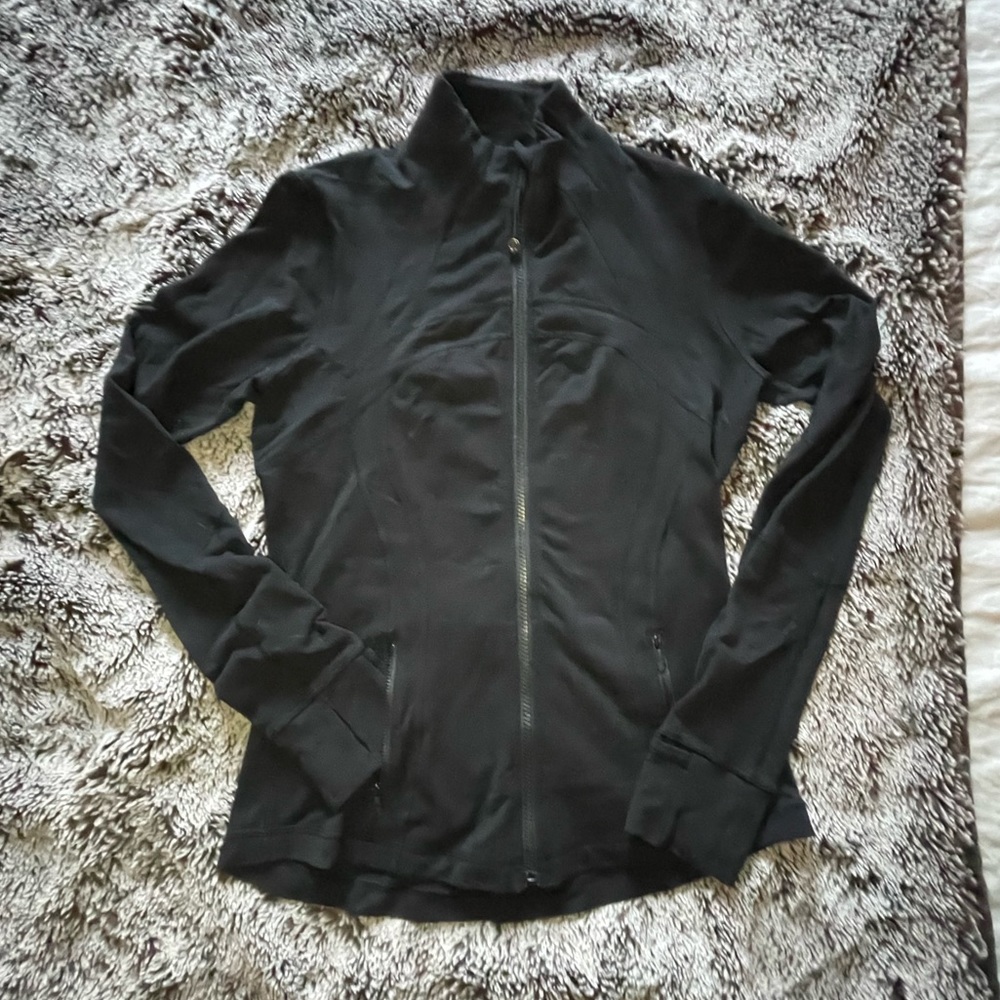 Lululemon black Define Jacket 
Luon